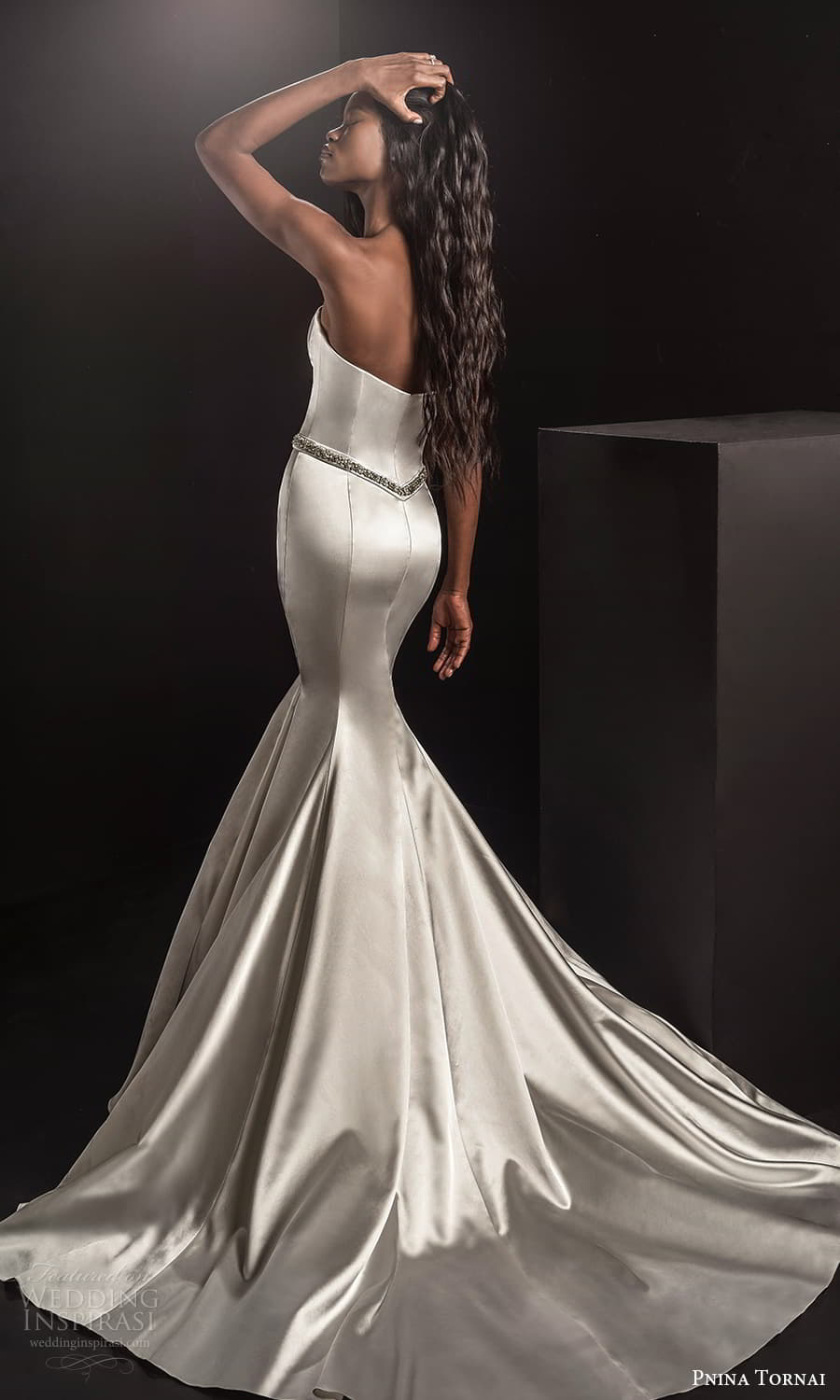 pnina tornai 2021 bridal strapless sweetheart neckline clean minimalist embellished waist belt fit flare mermaid wedding dress chapel train (2) bv pnina tornai 2021 bridal strapless sweetheart neckline clean minimalist embellished waist belt fit flare mermaid wedding dress chapel train (2) bv