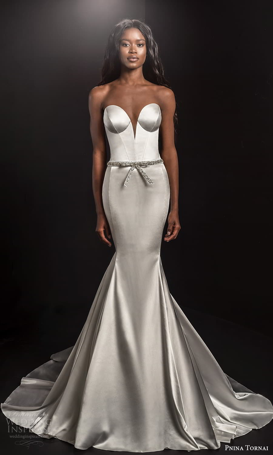 pnina tornai 2021 bridal strapless sweetheart neckline clean minimalist embellished waist belt fit flare mermaid wedding dress chapel train (2) fv