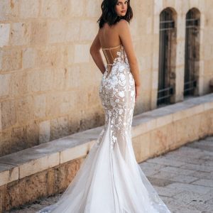 berta fall 2022 bridal strapless sweetheart neckline sheet corset bodice embellished lace fit flare sheath wedding dress chapel train (6) bv