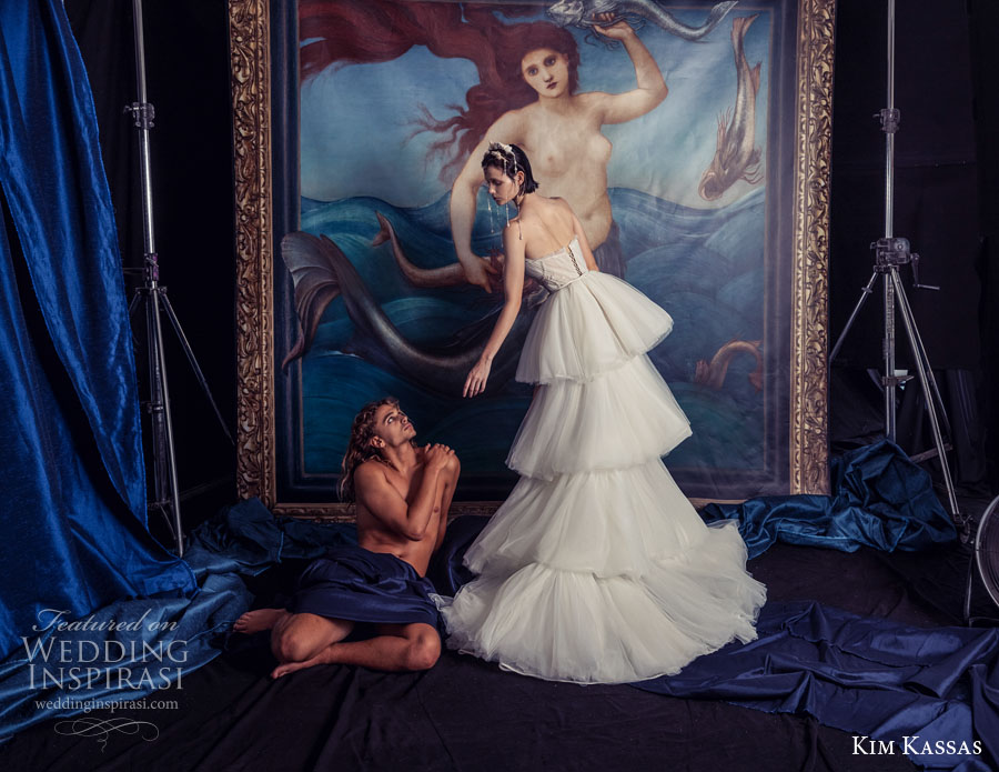 kim kassa couture fall 2022 bridal strapless v neck ruched bodice simple high low tiered a line wedding dress chapel train (17) bv kim kassa couture fall 2022 bridal strapless v neck ruched bodice simple high low tiered a line wedding dress chapel train (17) bv
