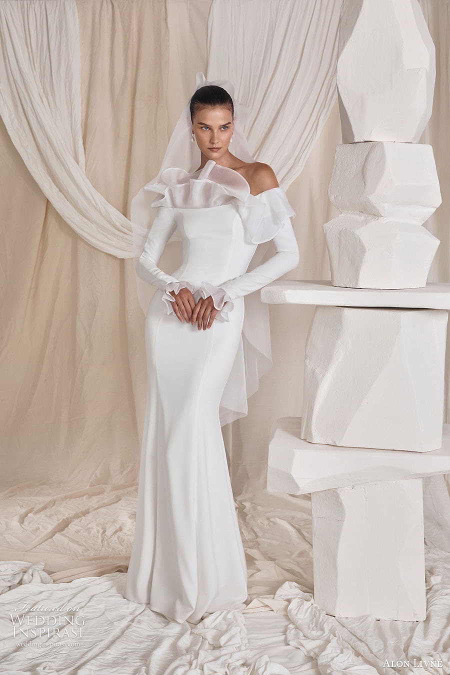 alon livne 2022 bridal off shoulder long sleeve straight across neckline clean minimalist sheath wedding dress chapel train (9) mv