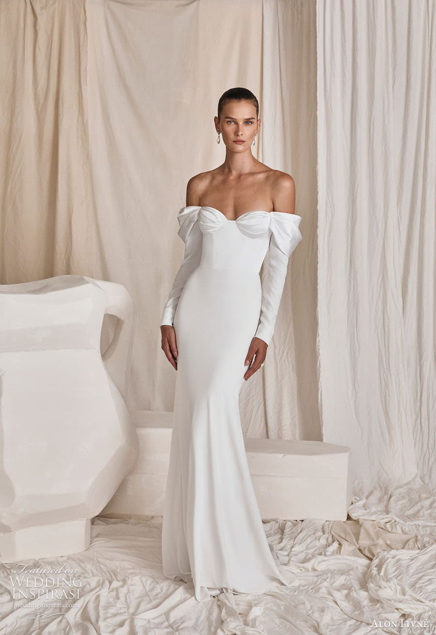 alon livne 2022 bridal off shoulder long sleeve sweetheart neckline clean minimalist sheat wedding dress chapel train (1) mv