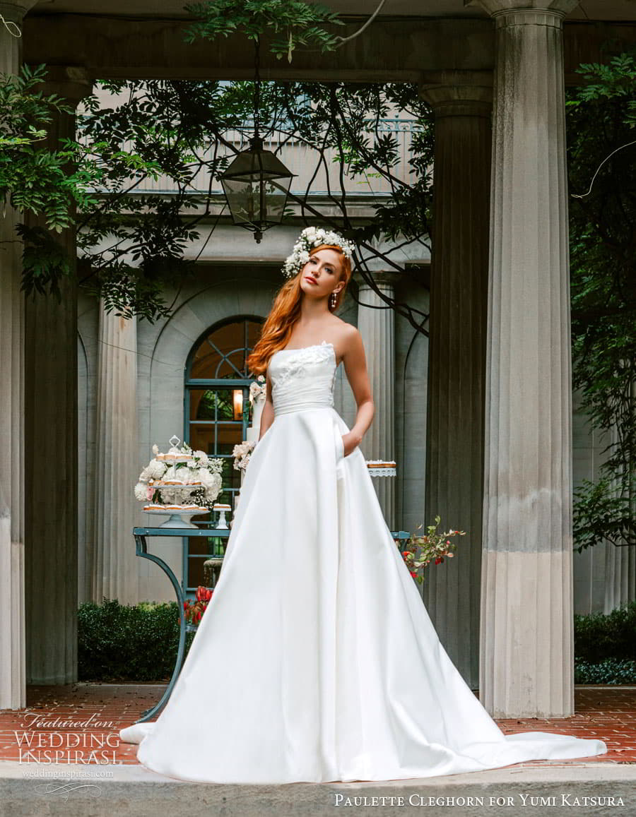 GWEN / Strapless Wedding Dress in Pushup Bustier Style Decorated