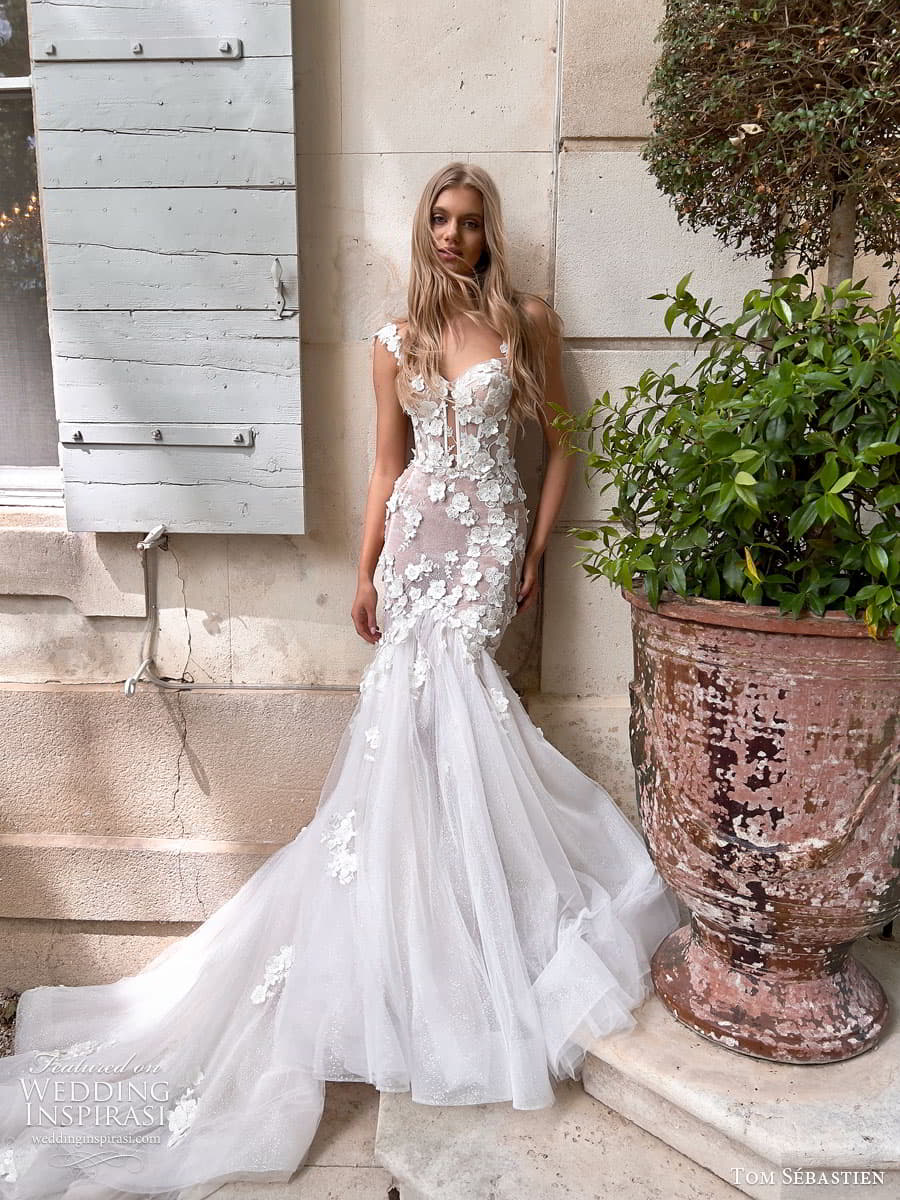 tom sebastien spring 2023 bridal long puff sleeve strapless sweetheart lace fit flare sheath mermaid wedding dress chapel train emilié 1