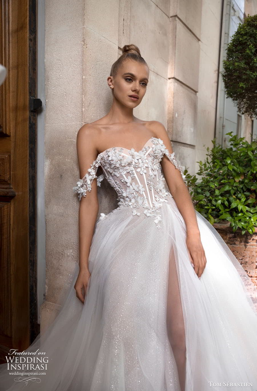 tom sebastien spring 2023 bridal long puff sleeve strapless sweetheart lace fit flare sheath mermaid wedding dress chapel train emma 4