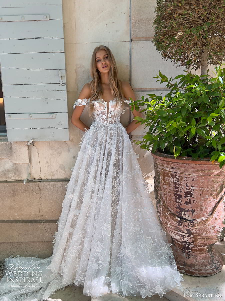tom sebastien spring 2023 bridal long puff sleeve strapless sweetheart lace fit flare sheath mermaid wedding dress chapel train giovanna 4 tom sebastien spring 2023 bridal long puff sleeve strapless sweetheart lace fit flare sheath mermaid wedding dress chapel train giovanna 4