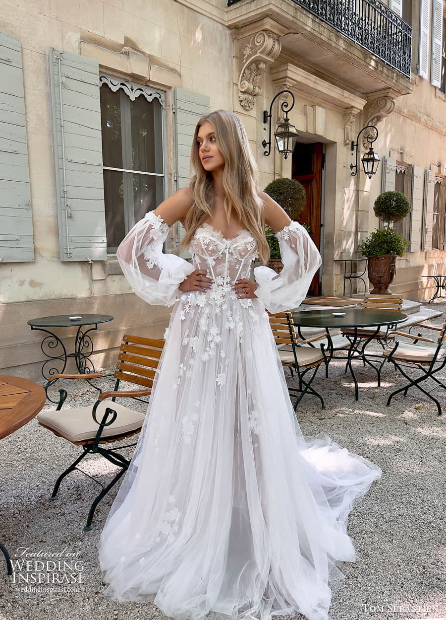 tom sebastien spring 2023 bridal long puff sleeve strapless sweetheart lace fit flare sheath mermaid wedding dress chapel train musette 7