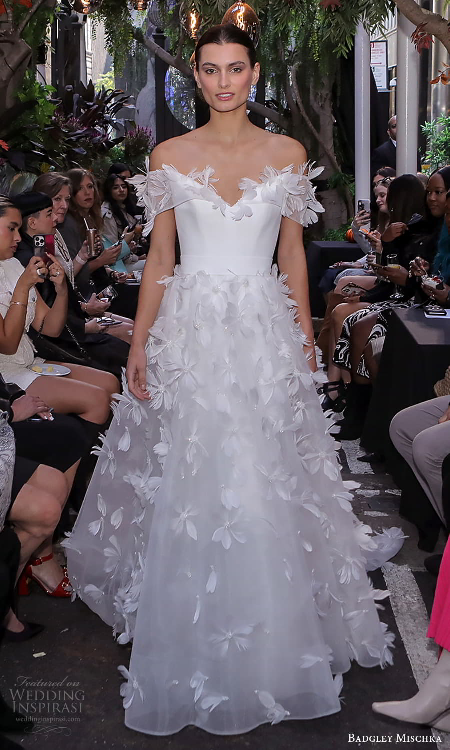 badgley mischka 2023 bridal off shoulder strap swag sleeve sweetheart neckline embellished a line ball gown wedding dress chapel train (3) mv badgley mischka 2023 bridal off shoulder strap swag sleeve sweetheart neckline embellished a line ball gown wedding dress chapel train (3) mv