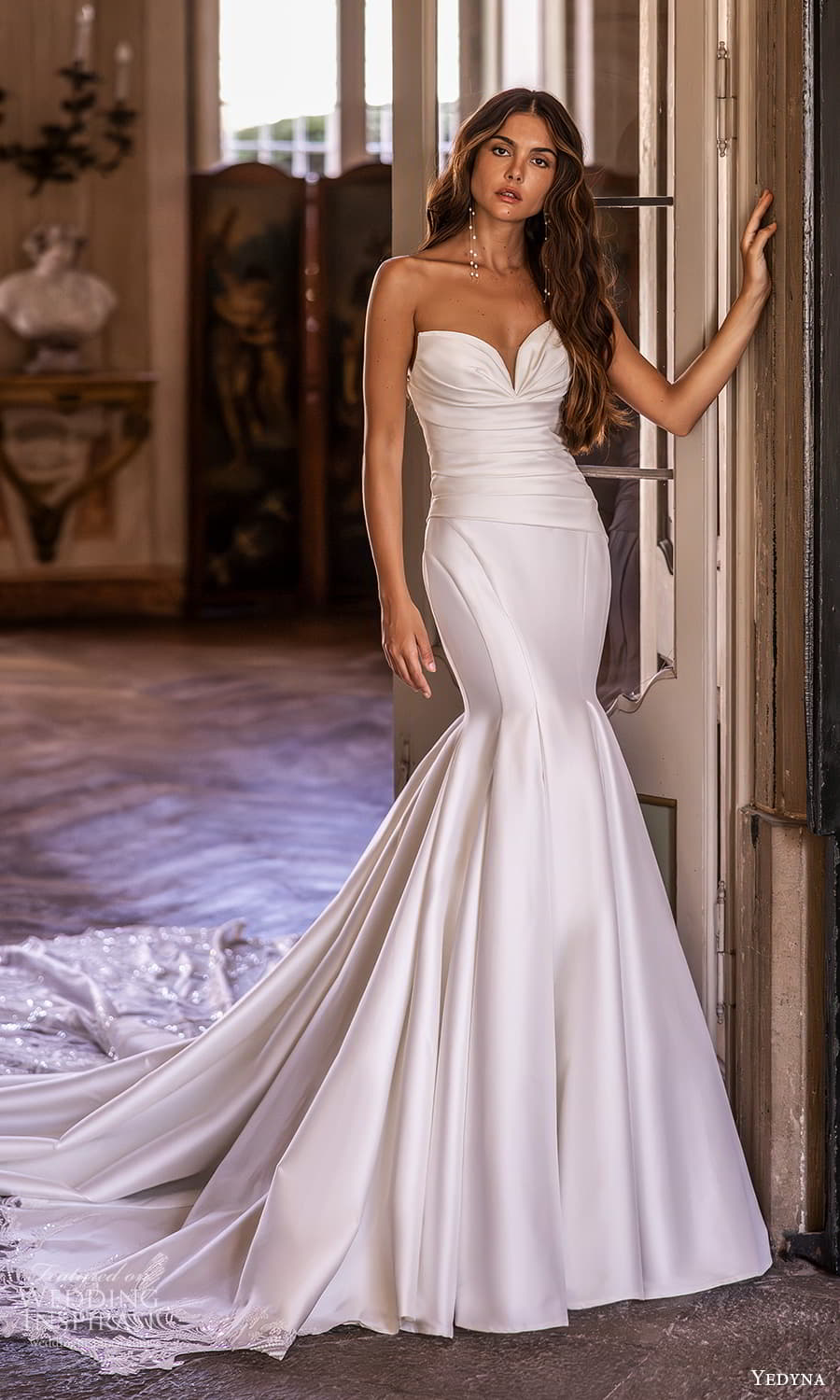 yedyna 2024 bridal strapless sweetheart neckline ruched bodice clean minimalist fit flare mermaid wedding dress chapel train (30) mv